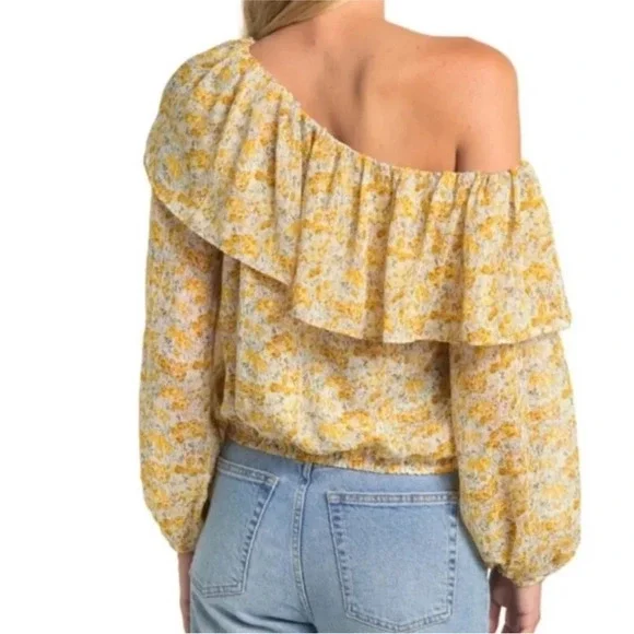 NWT ASTR THE LABEL Ruffle One Shoulder Top Blouse Small Yellow Floral Print - Picture 2 of 12